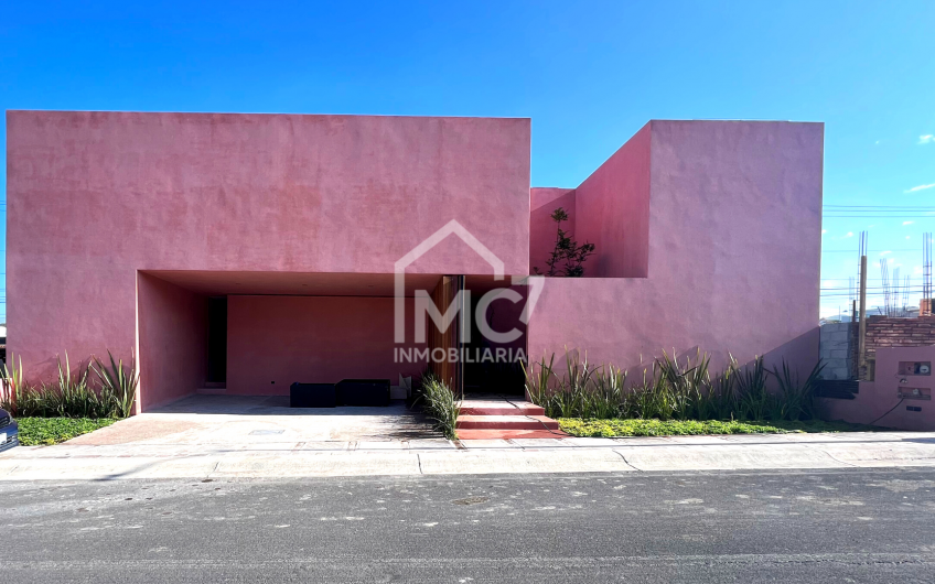 Casa en Juriquilla Alta Rica – La Rica