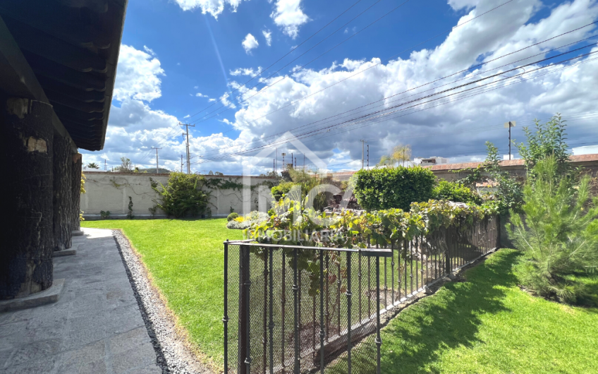 Increíble casa en Juriquilla – La Rica