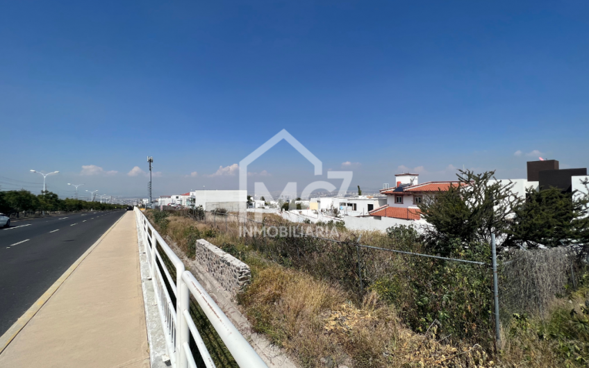 Terreno comercial y de servicios – Cumbres del Cimatario