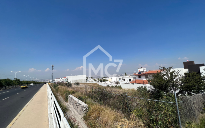 Terreno comercial y de servicios – Cumbres del Cimatario