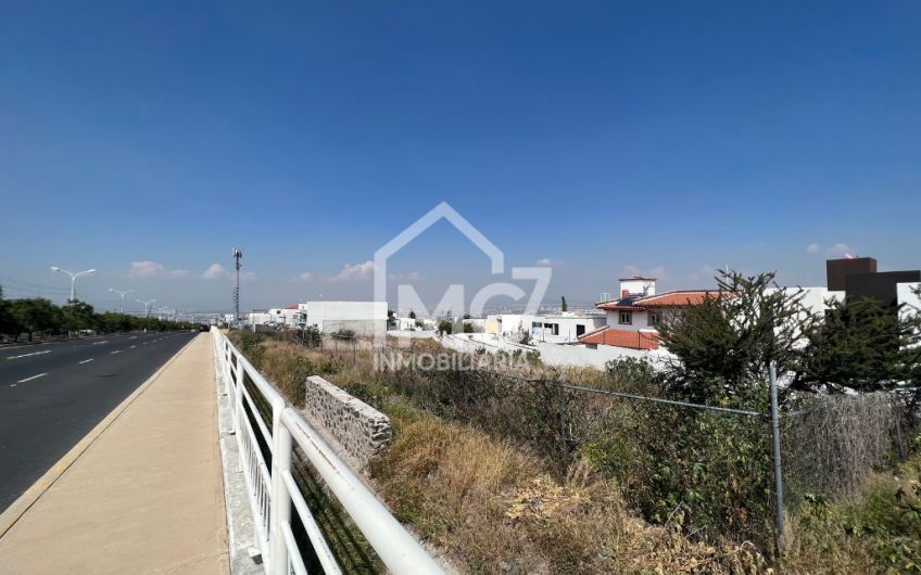 Terreno comercial y de servicios – Cumbres del Cimatario