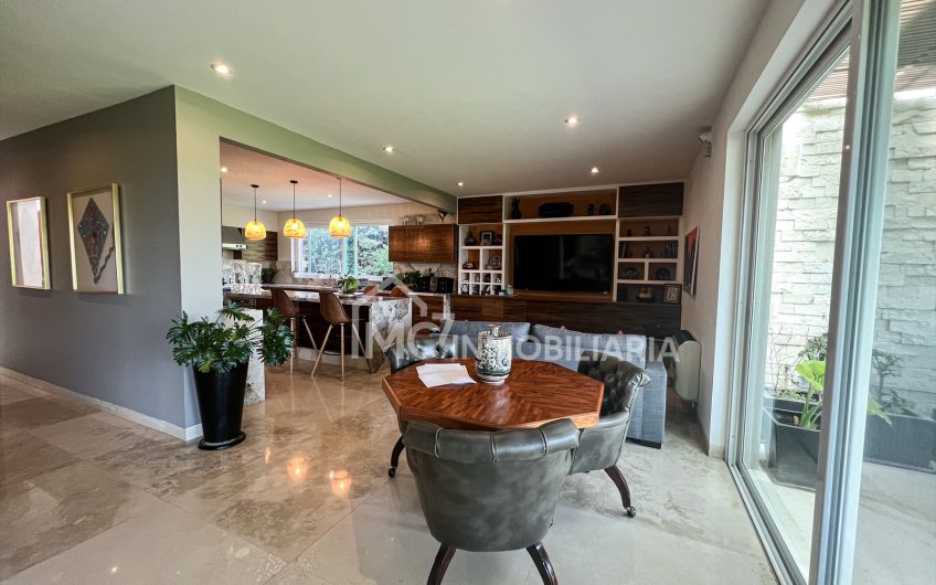 Increíble casa en El Campanario con vista al campo de Golf