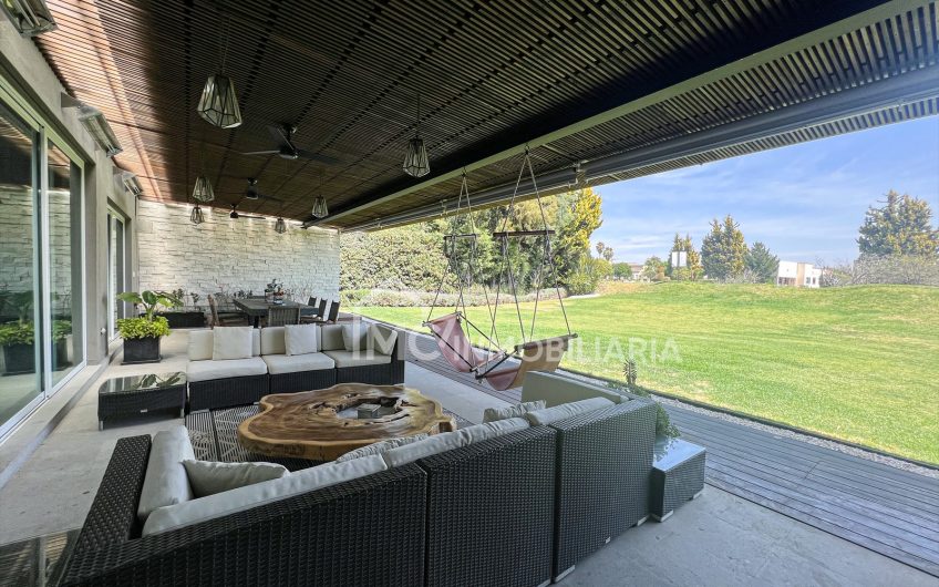Increíble casa en El Campanario con vista al campo de Golf