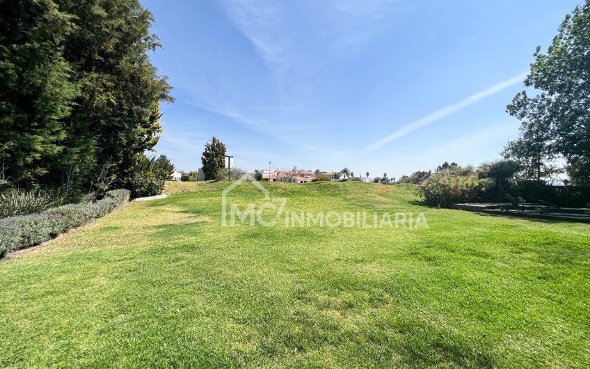 Increíble casa en El Campanario con vista al campo de Golf