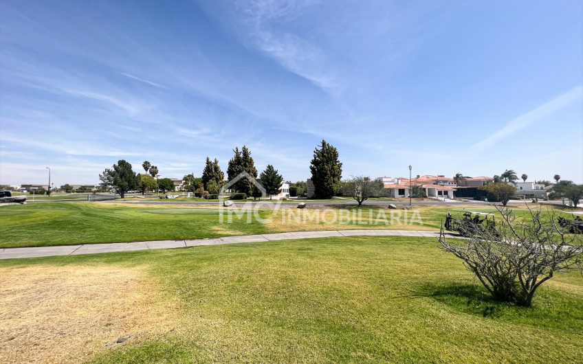 Increíble casa en El Campanario con vista al campo de Golf