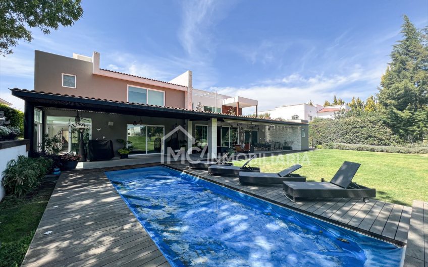 Increíble casa en El Campanario con vista al campo de Golf