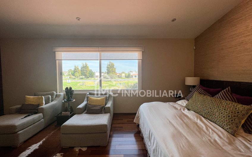 Increíble casa en El Campanario con vista al campo de Golf