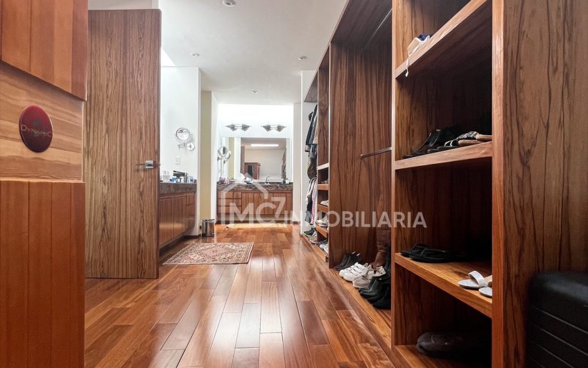 Increíble casa en El Campanario con vista al campo de Golf