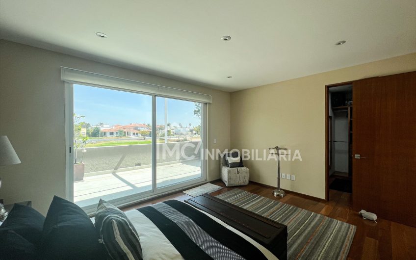 Increíble casa en El Campanario con vista al campo de Golf
