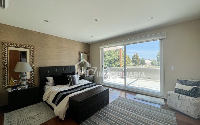 Increíble casa en El Campanario con vista al campo de Golf