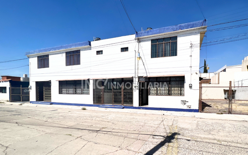 Increíble Edificio a Unos Pasos de La Carretera México – Querétaro