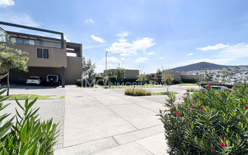 Increíble Duplex con Roofgarden en Lomas de Juriquilla (Grupo Caisa)