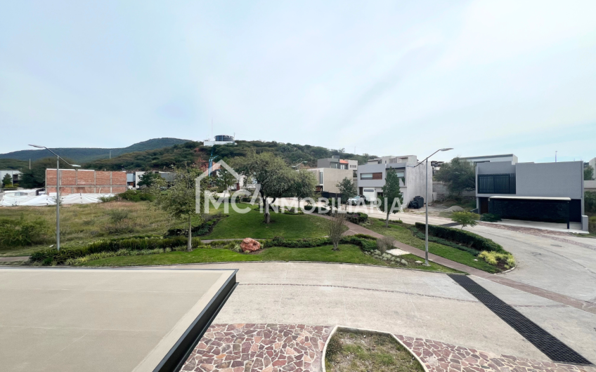 Increíble casa en Altozano Querétaro frente a área verde