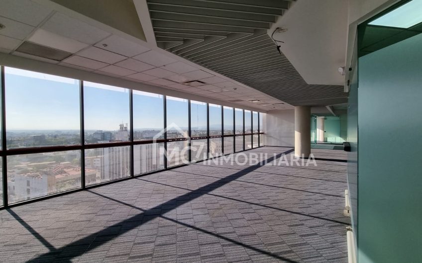 Oficina en RENTA – PENTHOUSE en TEC 100