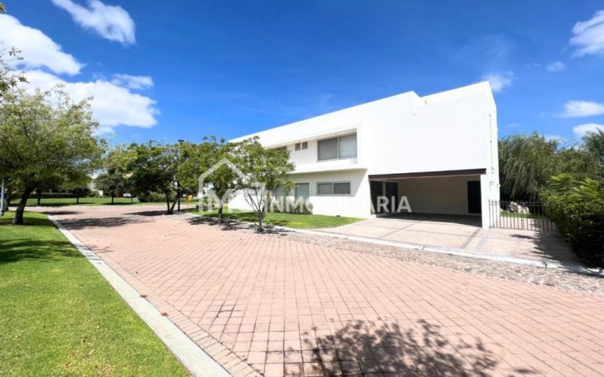 Increíble Casa en El Campanario Querétaro