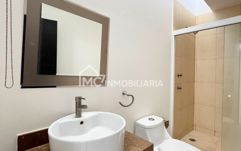 JURIQUILLA venta de casa en Manzanares