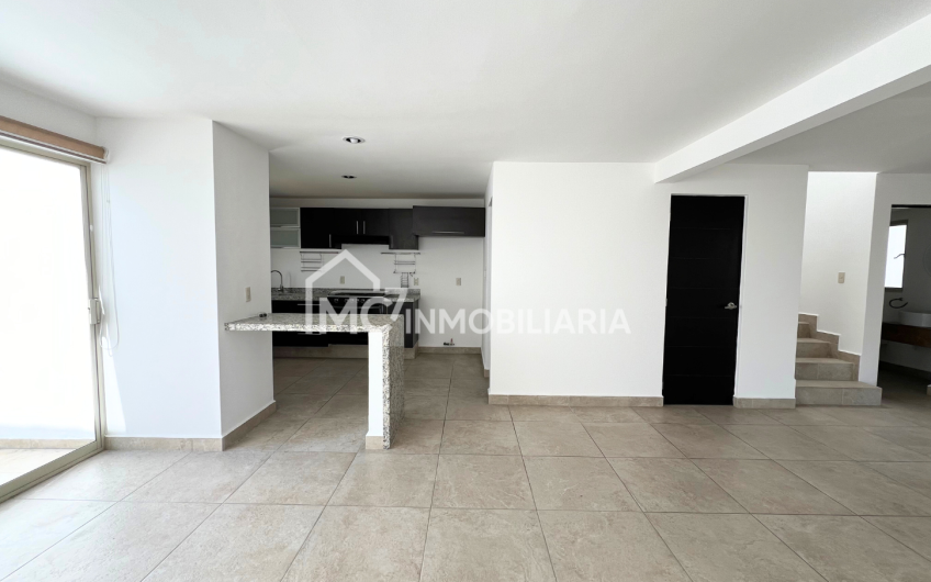 JURIQUILLA venta de casa en Manzanares