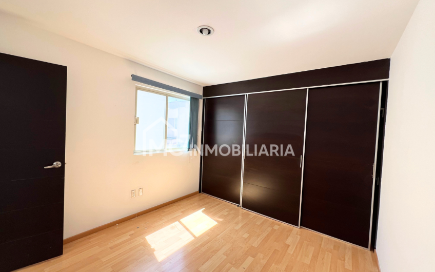 JURIQUILLA venta de casa en Manzanares