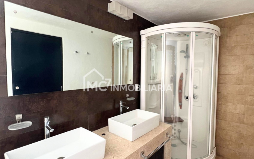 CASA EN JURICA, PRIVADA VILLAS REGENCY