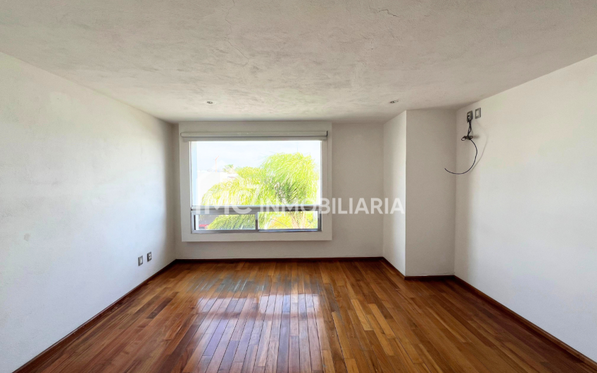 CASA EN JURICA, PRIVADA VILLAS REGENCY