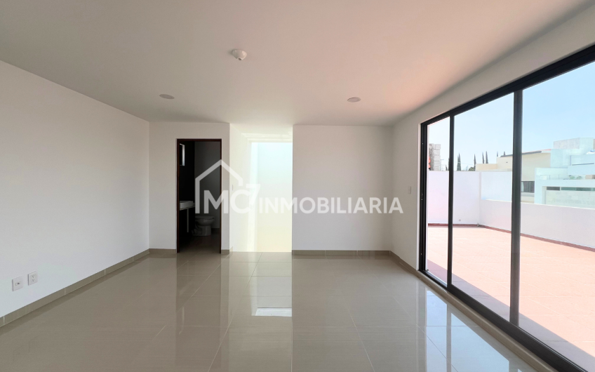 CASA CON ROOF GARDEN en Lomas de Juriquilla