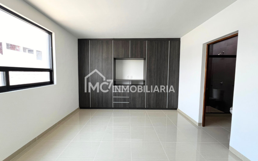 CASA CON ROOF GARDEN en Lomas de Juriquilla