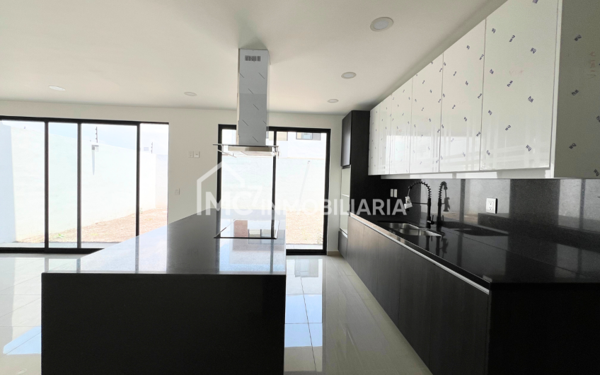 CASA CON ROOF GARDEN en Lomas de Juriquilla