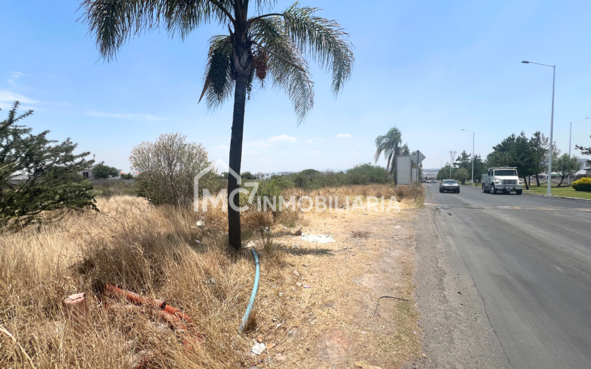 Terreno comercial Ciudad Maderas Conin