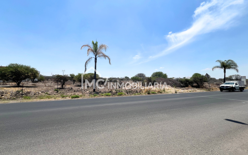 Terreno comercial Ciudad Maderas Conin