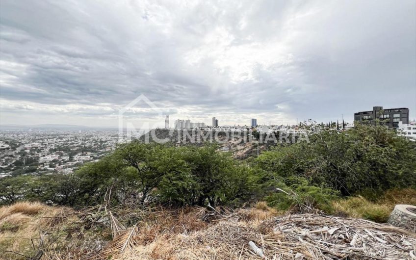 Terreno Para Departamentos en Lomas del Marqués Zona El Campanario