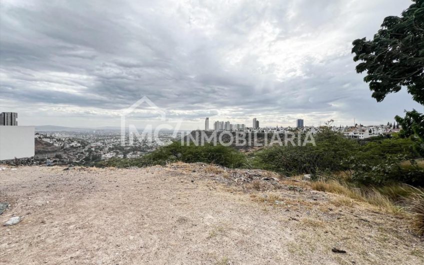 Terreno Para Departamentos en Lomas del Marqués Zona El Campanario