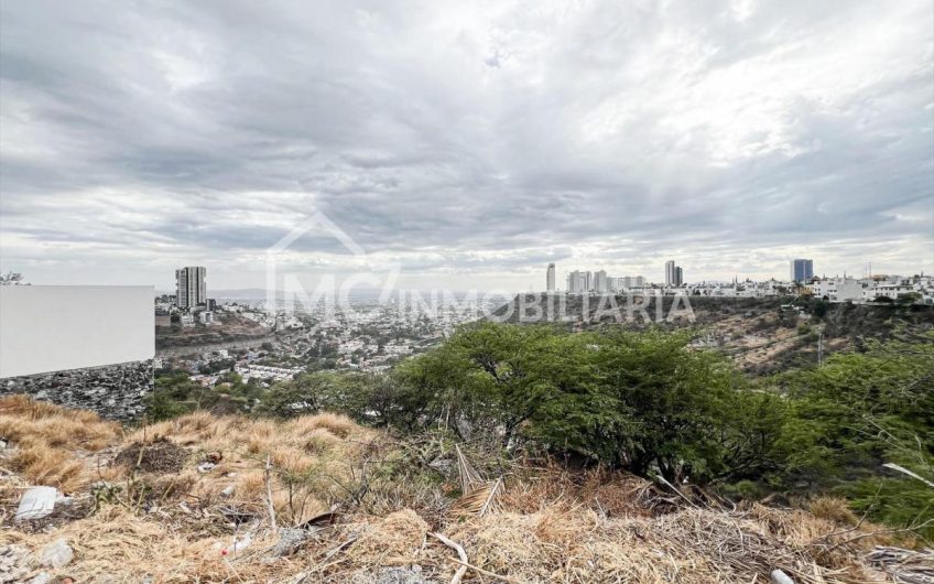 Terreno Para Departamentos en Lomas del Marqués Zona El Campanario