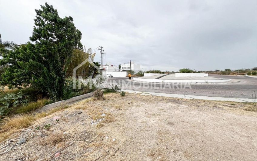 Terreno Para Departamentos en Lomas del Marqués Zona El Campanario