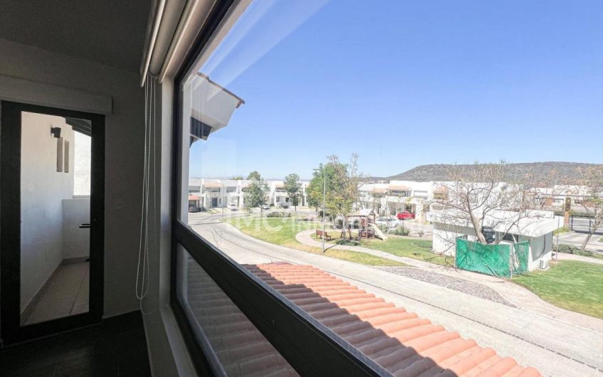 Casa en El Mejor Clúster de Altozano Querétaro