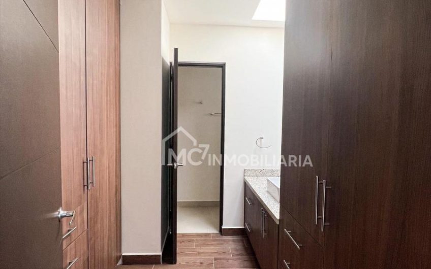 Casa en El Mejor Clúster de Altozano Querétaro