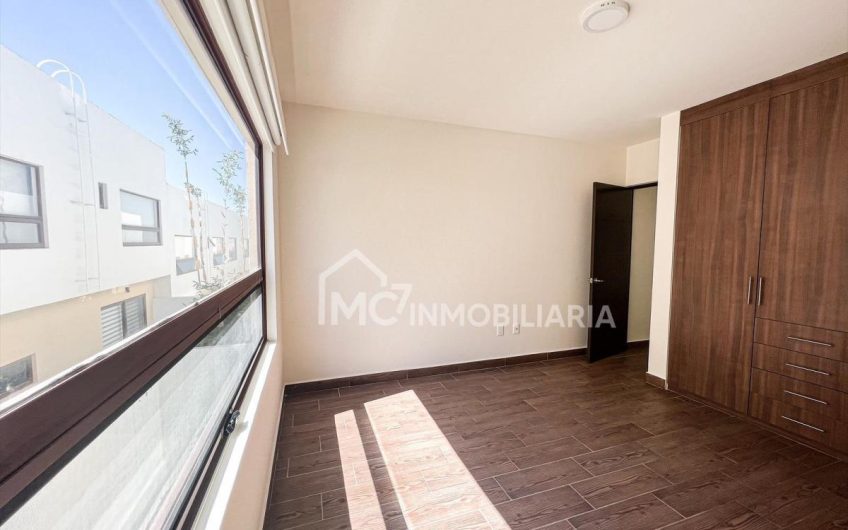 Casa en El Mejor Clúster de Altozano Querétaro