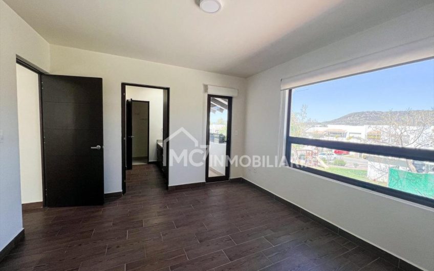 Casa en El Mejor Clúster de Altozano Querétaro