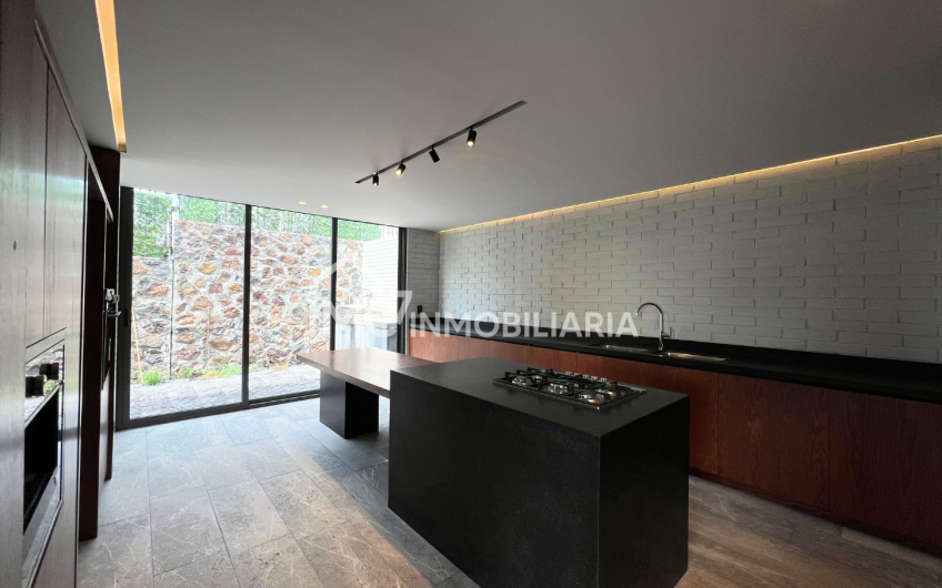 Casa de Autor en Lomas del Campanario Norte