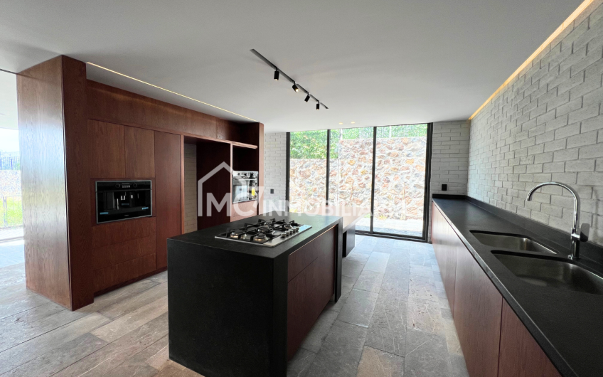 Casa de Autor en Lomas del Campanario Norte