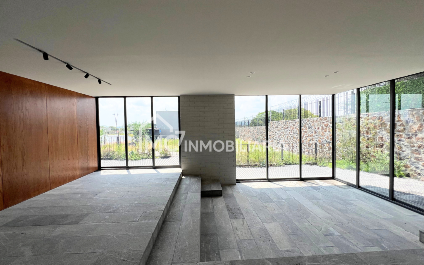 Casa de Autor en Lomas del Campanario Norte