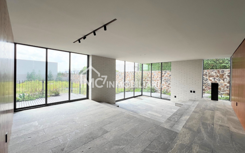 Casa de Autor en Lomas del Campanario Norte