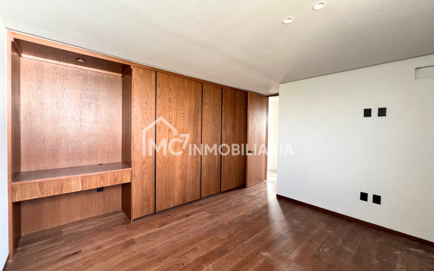 Casa de Autor en Lomas del Campanario Norte