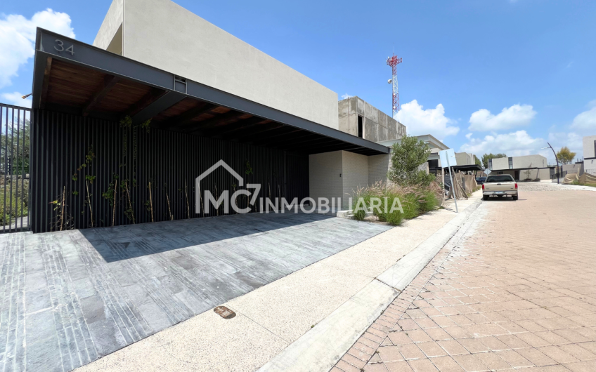 Casa de Autor en Lomas del Campanario Norte