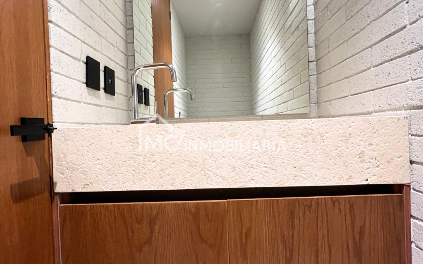 Casa de Autor en Lomas del Campanario Norte