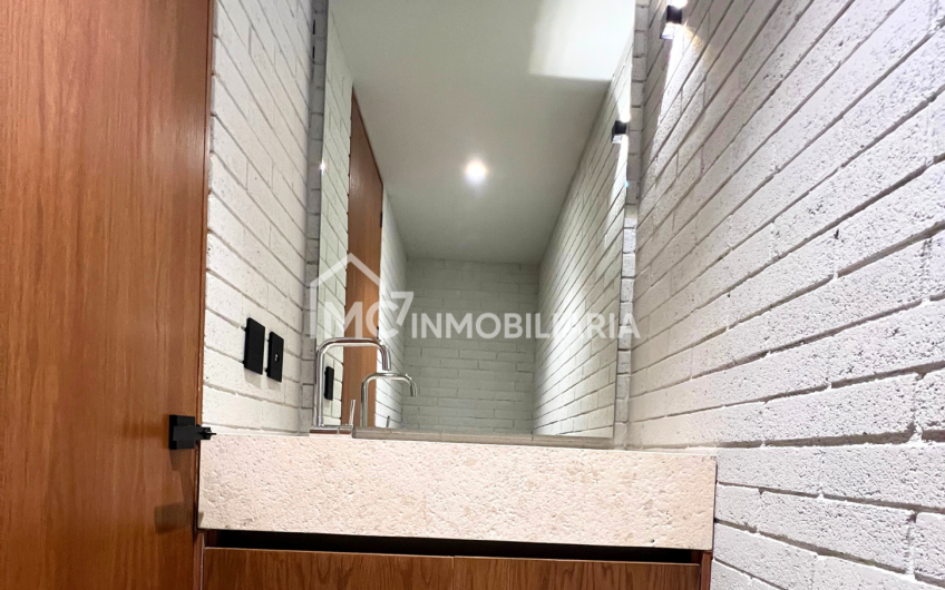 Casa de Autor en Lomas del Campanario Norte