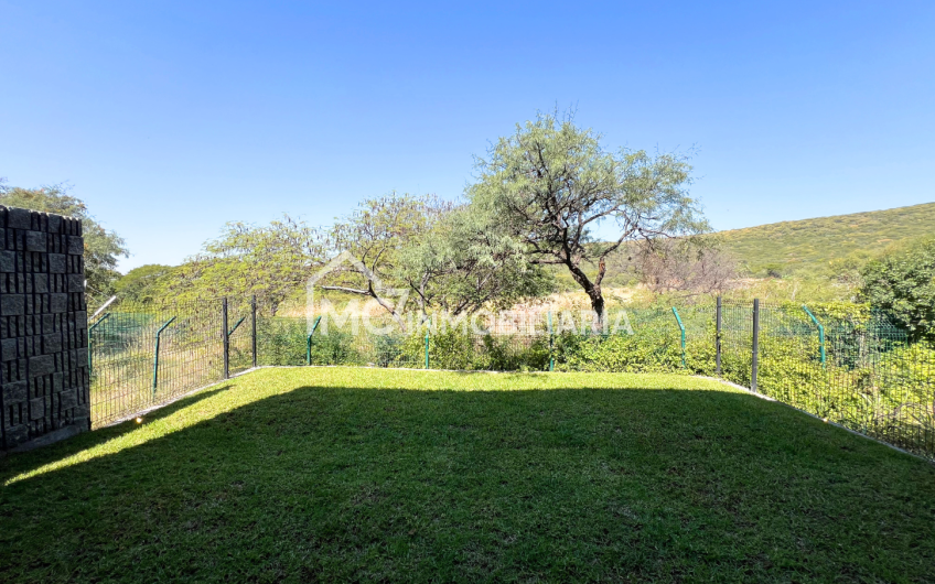 Increíble casa en Altozano Querétaro frente a área verde