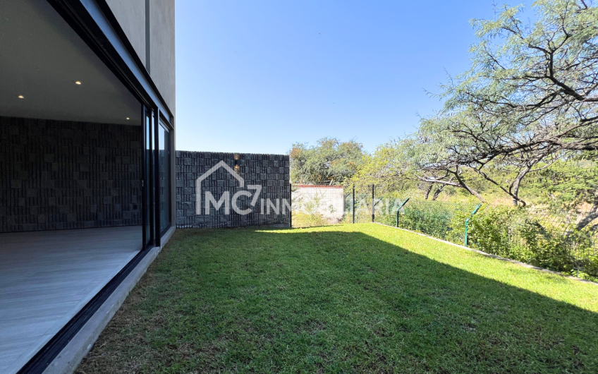 Increíble casa en Altozano Querétaro frente a área verde