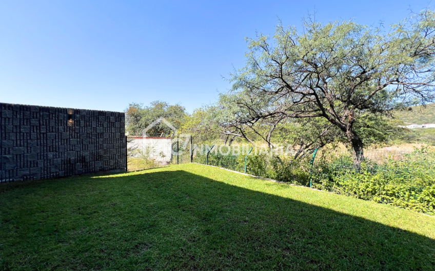 Increíble casa en Altozano Querétaro frente a área verde