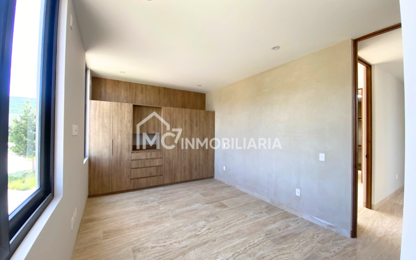 Casa en RENTA en Condominio Flama. Altozano. Qro