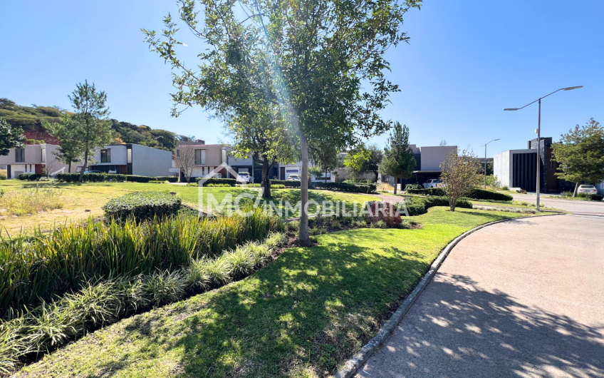 Increíble casa en Altozano Querétaro frente a área verde